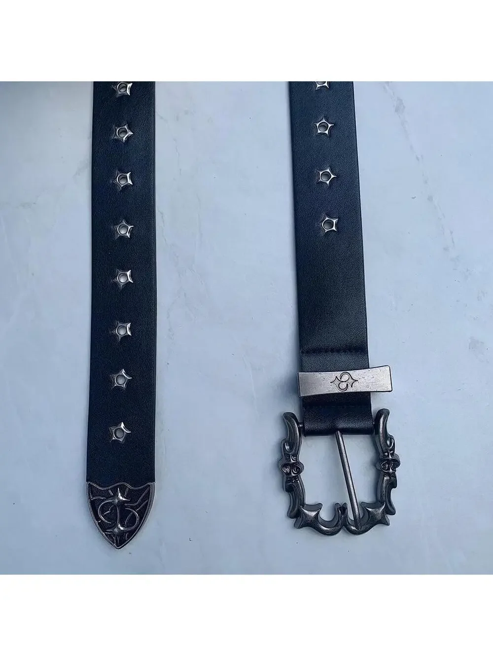 Grunge style gothic spike silver belt buckle. Punk gothic y2k style. 39 inches